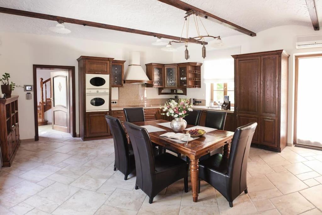 Constantia By Grape Hotel วรอตซวาฟ ภายนอก รูปภาพ