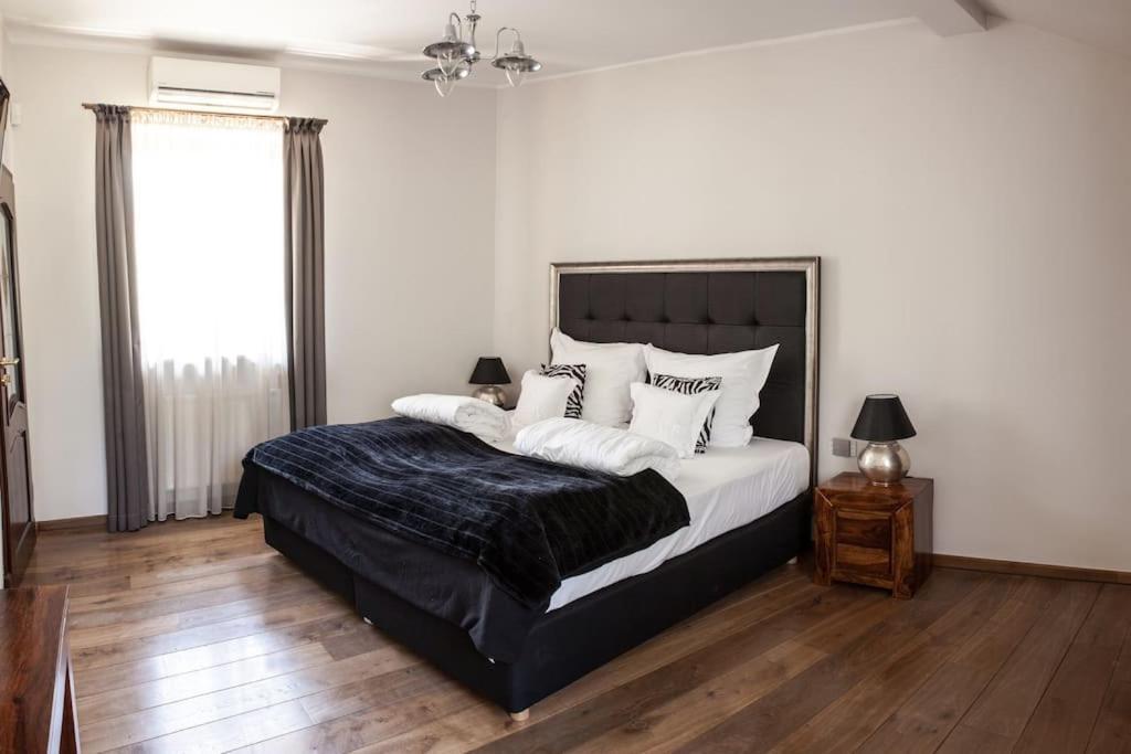 Constantia By Grape Hotel วรอตซวาฟ ภายนอก รูปภาพ